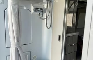 T2022 CONVENIENT & EASY TO DRIVE RV!!  SCOPE 18M