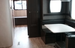 Clark's Comfy Camper-sleeps 9