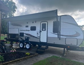 Starcraft Autumn Ridge Outfitter 24BHU