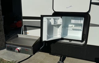 Clean ready to use Astoria RV for a dream vacation