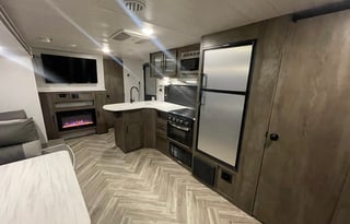 Sleeps 10! 2022 Forest River.