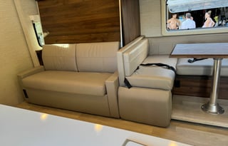 2022 Winnebago Navion 24D