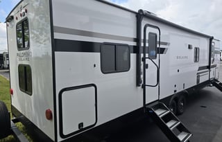 Solaire BRAND New 3 bedroom HIDDEN PANTRY Sleeps8