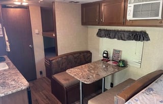 2016 Keystone RV Hideout 17’