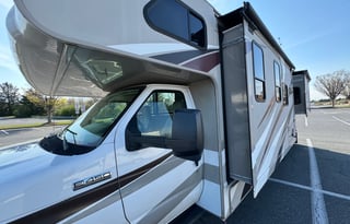 2016 Thor Motor Coach Four Winds 29G. "Let's Go!"