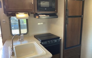 Great for families- 7 beds, 1 master bed