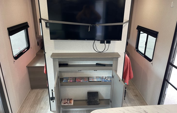 43” led tv with a external DVD player