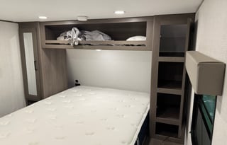 Cozy Nomad: Book Your Escape