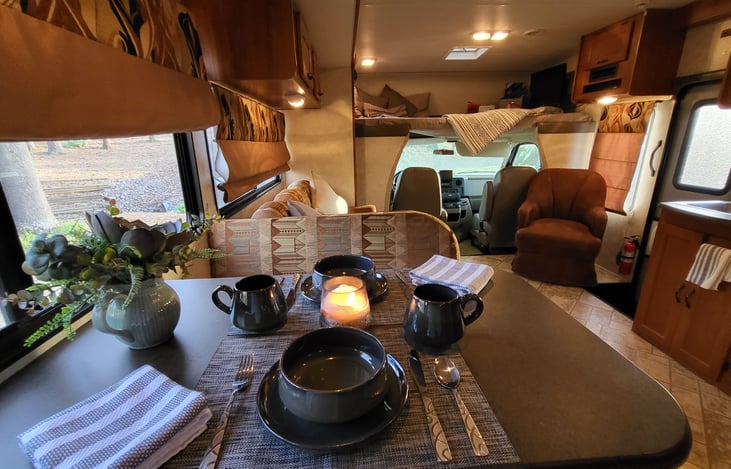 dinette table can be converted to another bed