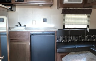 2017 Coleman by Dutchmen Lantern