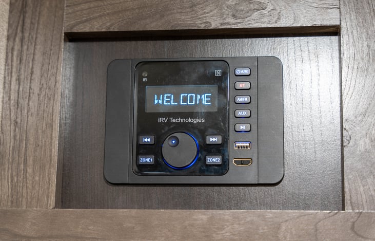 FM AM Radio, BLUEBOOTH. Inside and Outside Speakers