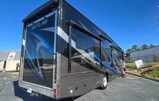 2023 Thor Motor Coach Outlaw 38MB