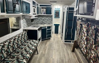 2004 National RV RAGEN 2124 C