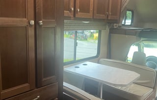 Mini RV, Mega Memories - Sleeps 6, Drives Easy