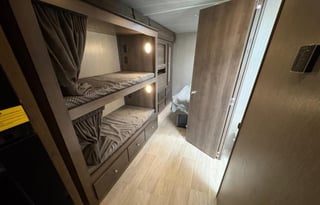 Kid's-Dream| Bunk Beds + 2 Queens + Outdoor Shower