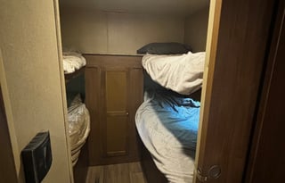 Family Friendly camper with Kids Bunkhouse