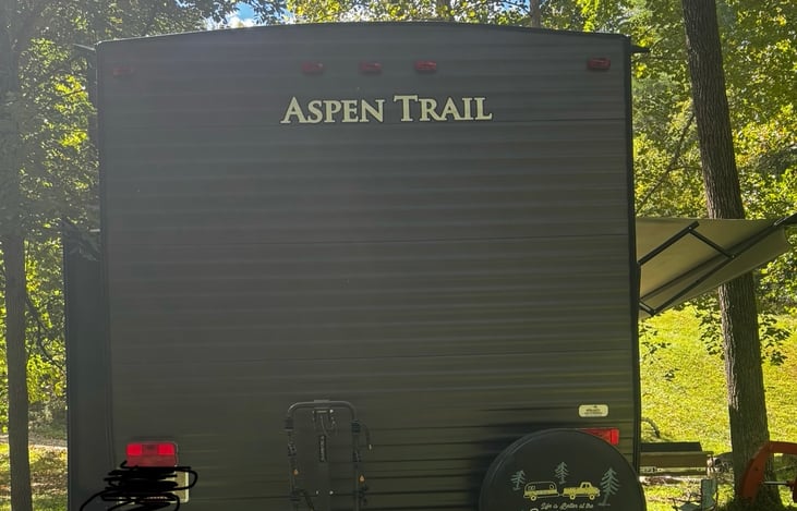 Bike rack holds 3 bikes