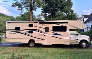 Spacious Minnie Winnie 31H – Perfect for Families