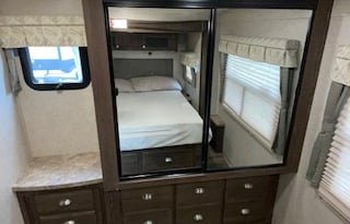PERFECT Family RV Trailer Bunk House-PetsWelcome