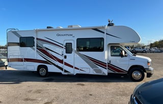 FUNMOBILE! 2021 Thor Motor Coach Quantum SE SE28 Ford