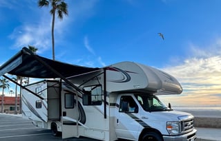 29B Thor Luxury 10 Sleeper Bunks 2 SlideOuts! Wifi