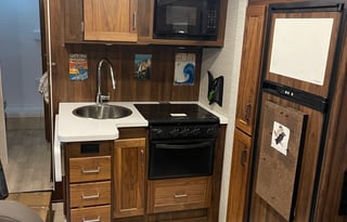 2021 Winnebago Minnie Winnie 26T with upgrades