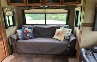 Couples Retreat & Pet Friendly Camper Rental