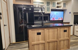 Nitro XLR Toy Hauler Sleeps 10,solar ,Rear patio