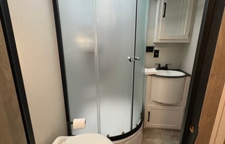 Bluegrass Basecamp- 2 bed 2 bath bunkhouse