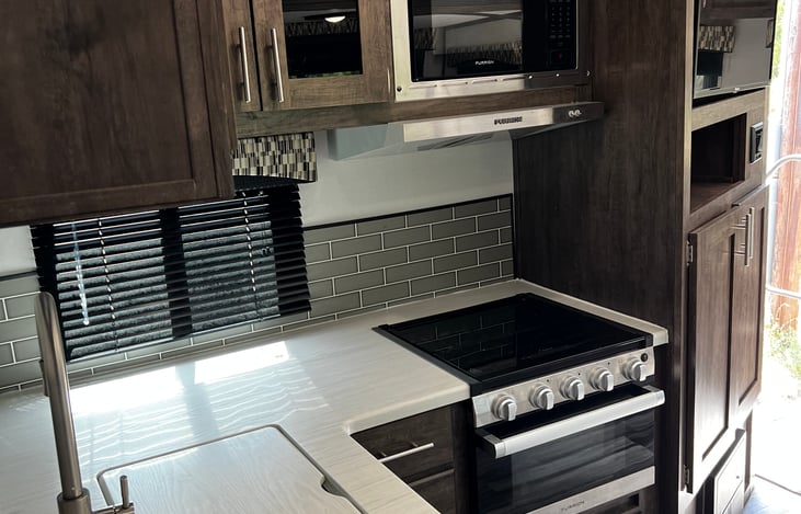 Counter Space, Stove and Microwave