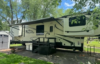 Heartland Big Country 3800FL Fifth Wheel Sleeps 6!