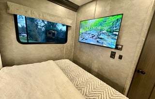 Clean&Comfortable 2023 Forest River Sunseeker LE