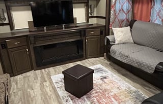 Stationary cozy couples Ozark getaway retreat