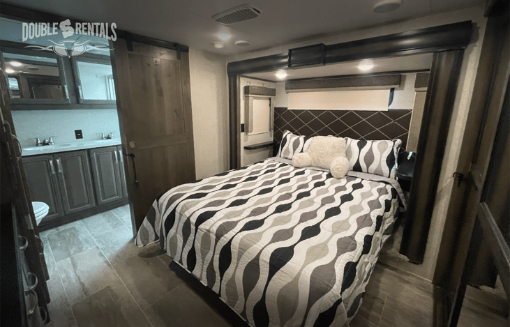 Large master with Queen bed