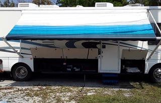 2001 Dolphin Motor Coach Dolphin A