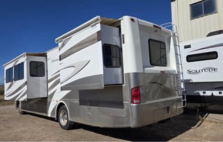 2011 Thor Motor Coach Hurricane 34B