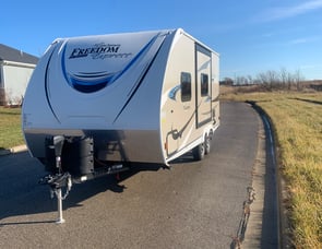 Coachmen RV Freedom Express Ultra Lite 192RBS