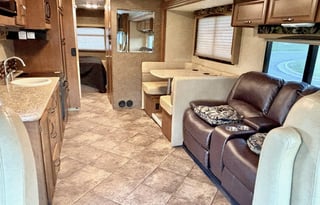 CLASS A MOTORCOACH DRIVER FRIENDLY