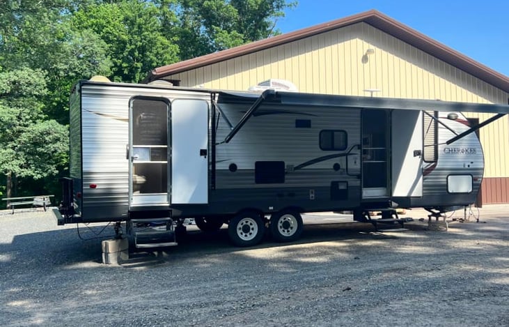 outside w/ awning and 2nd door