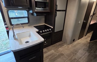 Jake and baylee's Rv pet and kid friendly!!