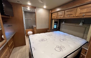 2017 Tiffin Motorhomes Allegro 36 LA