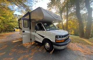 24' Versatile Voyager, Pet-Friendly, Equipped!