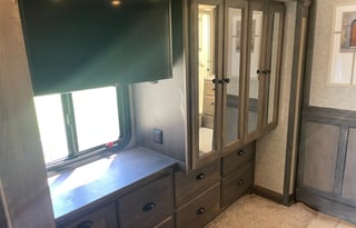 New luxury Tiffin rv for your next adventure!