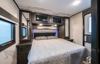 "Wheely" The Camper -Jayco Feather 24BH CLEAN!