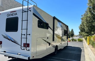 Luxury Bunkhouse Sleeps 10 Solar Wifi 2 A/C + More