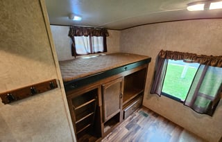 Spacious BunkHouse For Your Family Fun Event!!
