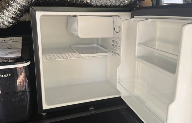 Outdoor mini fridge is cold and ready for the beverages of your choice!