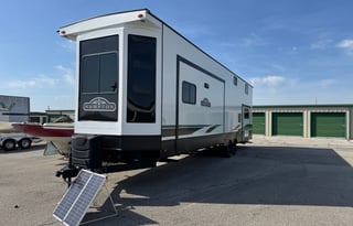 2023 Cross Roads RV Hampton HP370FDL