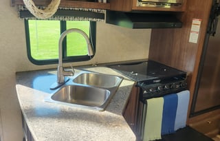 VERN, Gooseneck camper