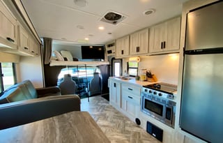 Home2Go - 2022 Forest River Sunseeker LE 2850SLE